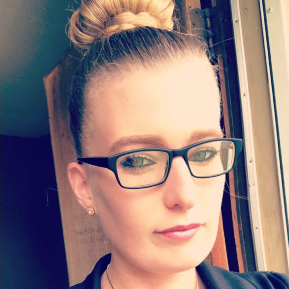 Meet your Posher, Ashley